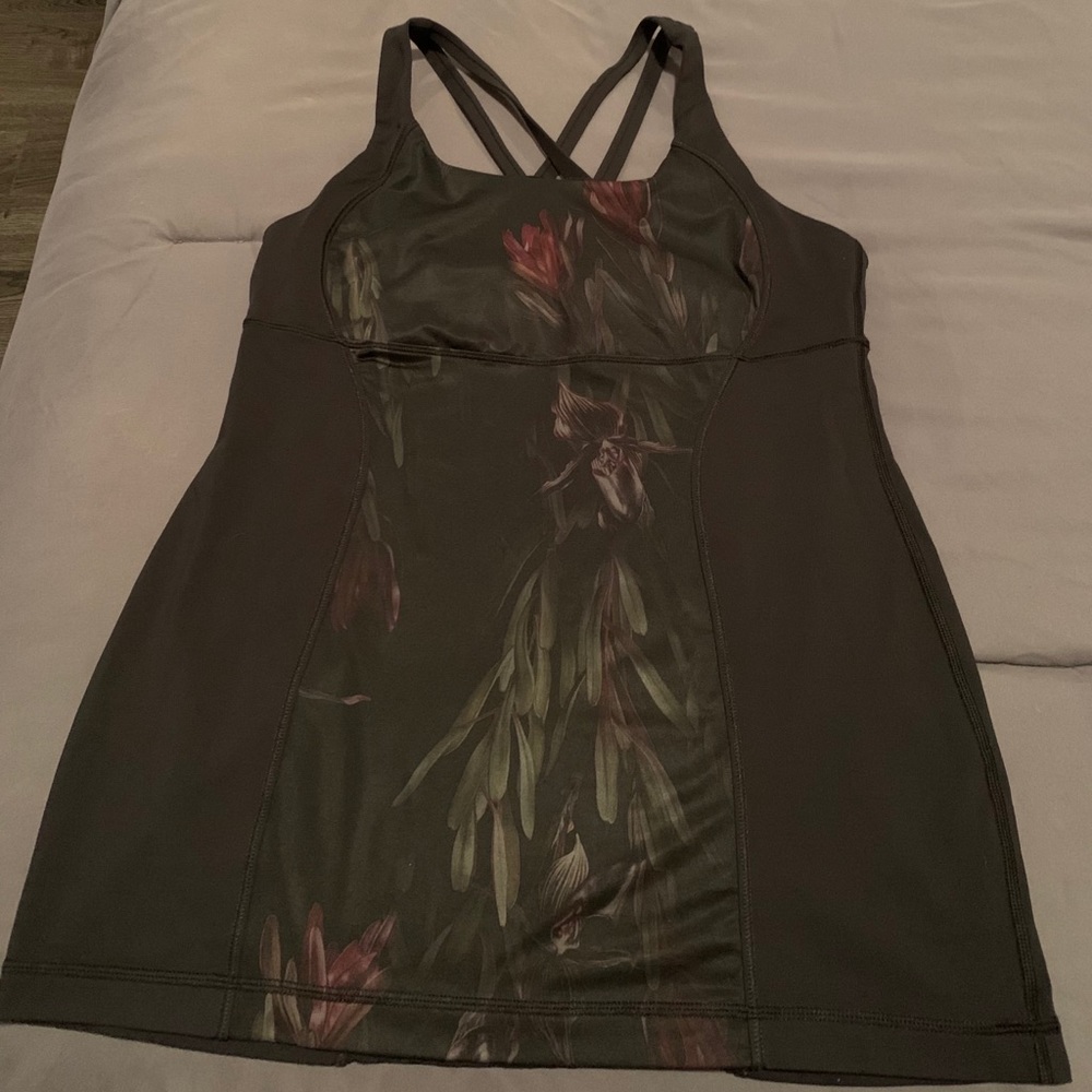 Lululemon tank top with bra shelf. Worn 5x / less.